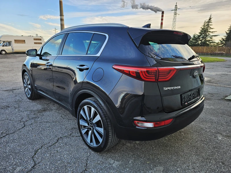 Kia Sportage 2.0 AWD CRDI, снимка 5 - Автомобили и джипове - 53046053
