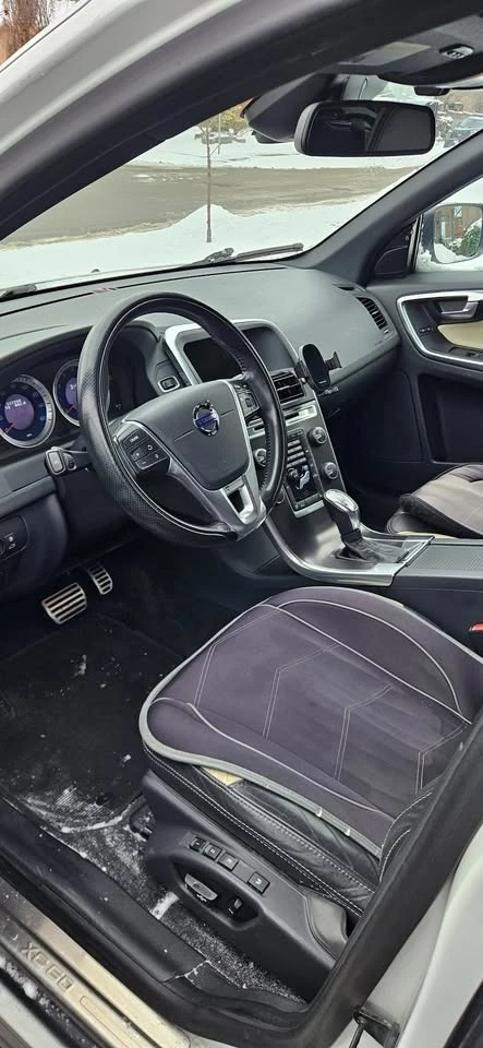 Volvo XC60 * * R-DESIGN* * AWD* * CARFAX* * , снимка 6 - Автомобили и джипове - 53031163