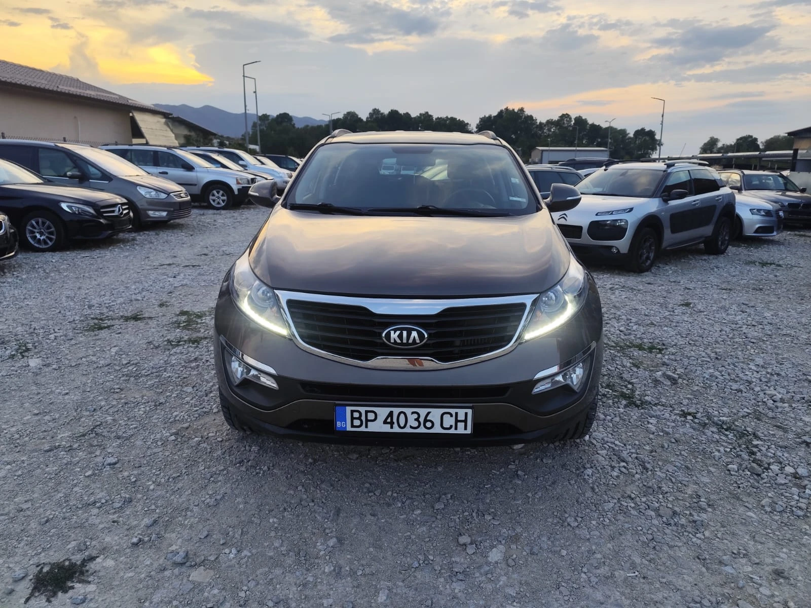 Kia Sportage 2.0 дизел 4х4 - изображение 2