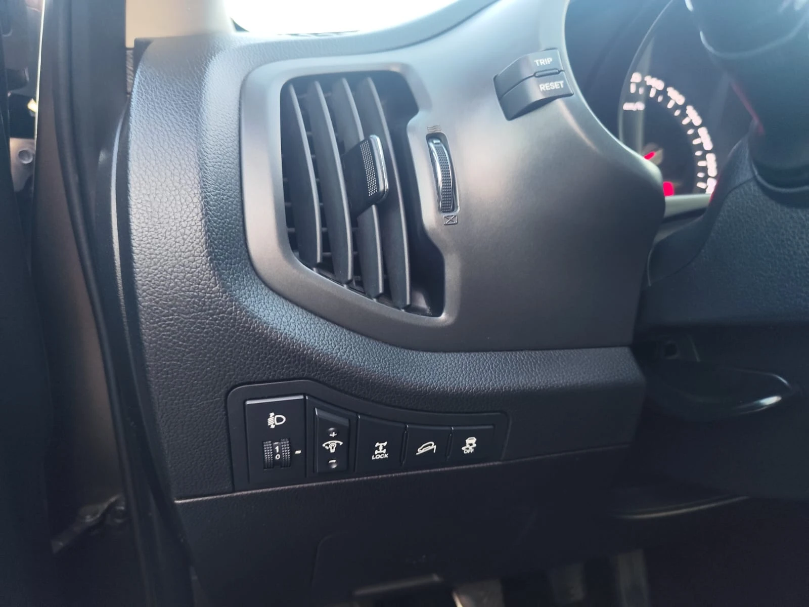 Kia Sportage 2.0  44 | Mobile.bg   13