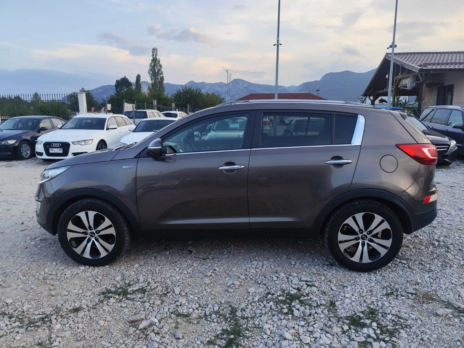 Kia Sportage 2.0 дизел 4х4 - изображение 9