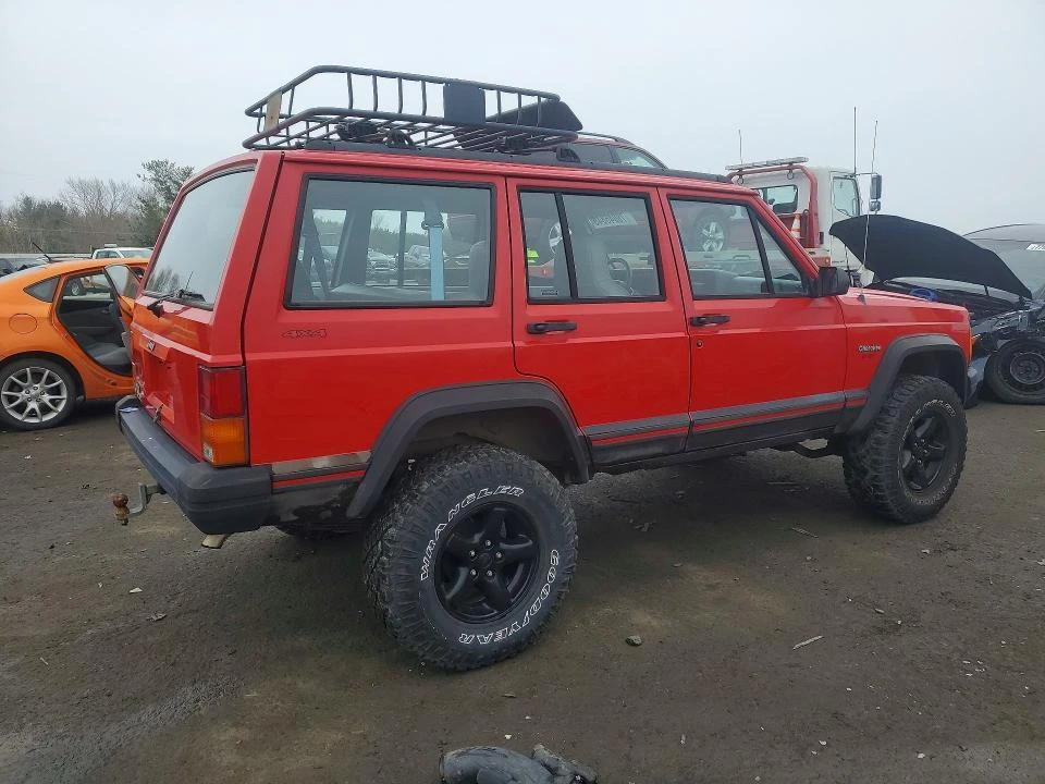 Jeep Cherokee 4.0L 6 4x4 w/Rear Wheel Drv - изображение 3