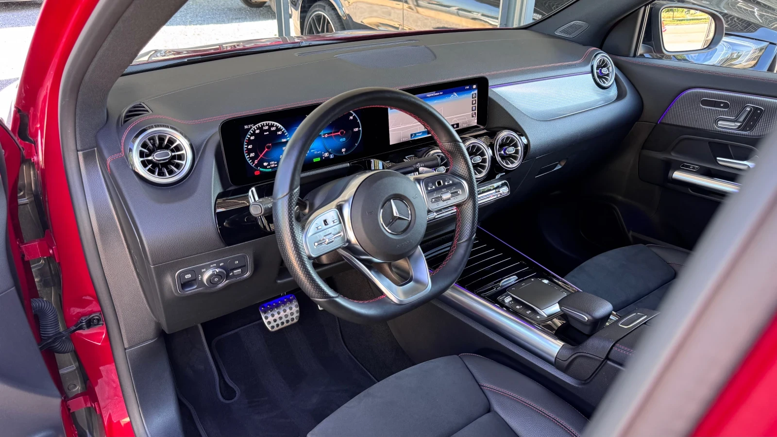 Mercedes-Benz EQA 300 4MATIC AMG * ГАРАНЦИЯ* Memory* 360* Keyless* , снимка 10 - Автомобили и джипове - 54856102