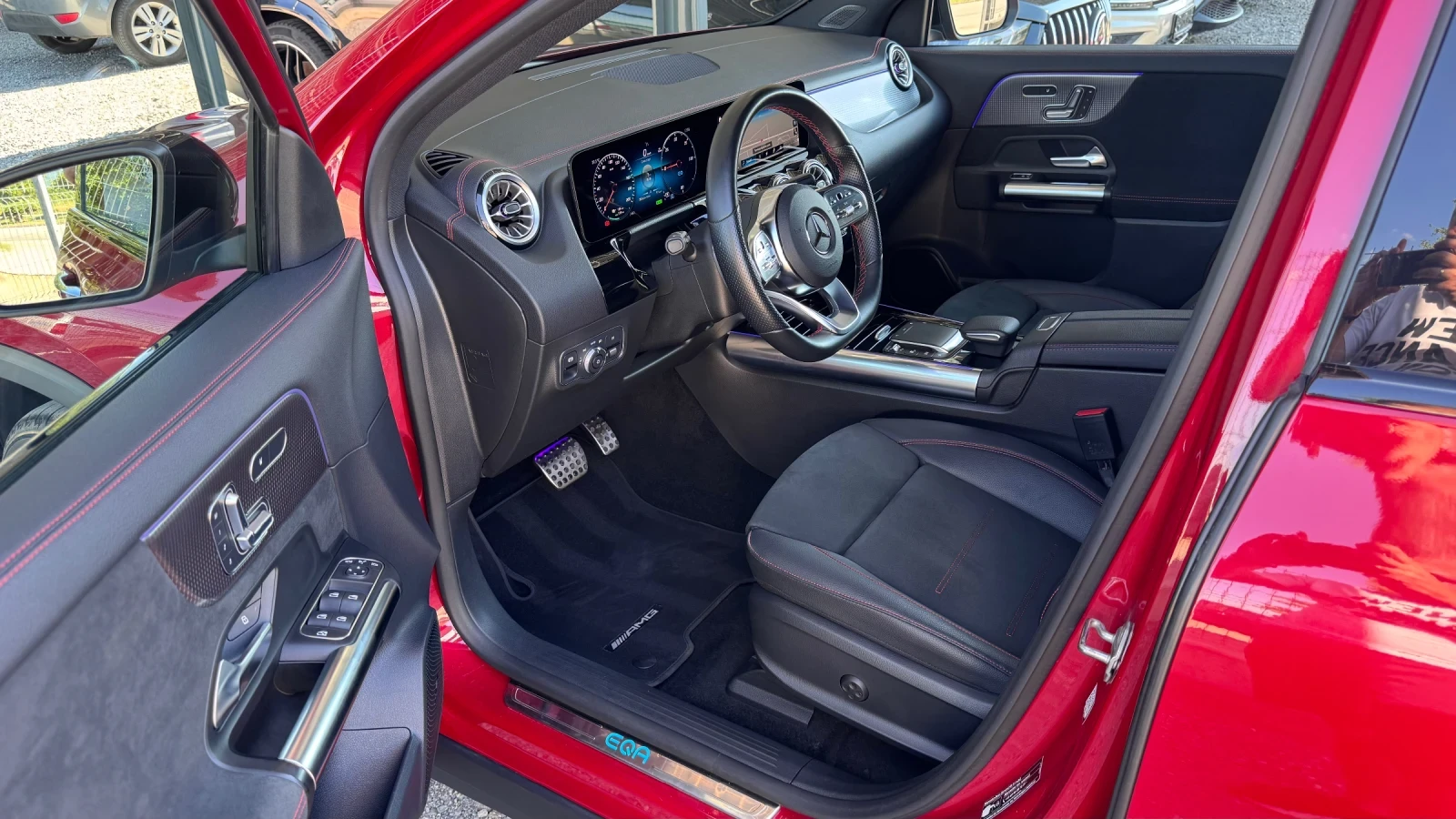 Mercedes-Benz EQA 300 4MATIC AMG * ГАРАНЦИЯ* Memory* 360* Keyless* , снимка 9 - Автомобили и джипове - 54856102