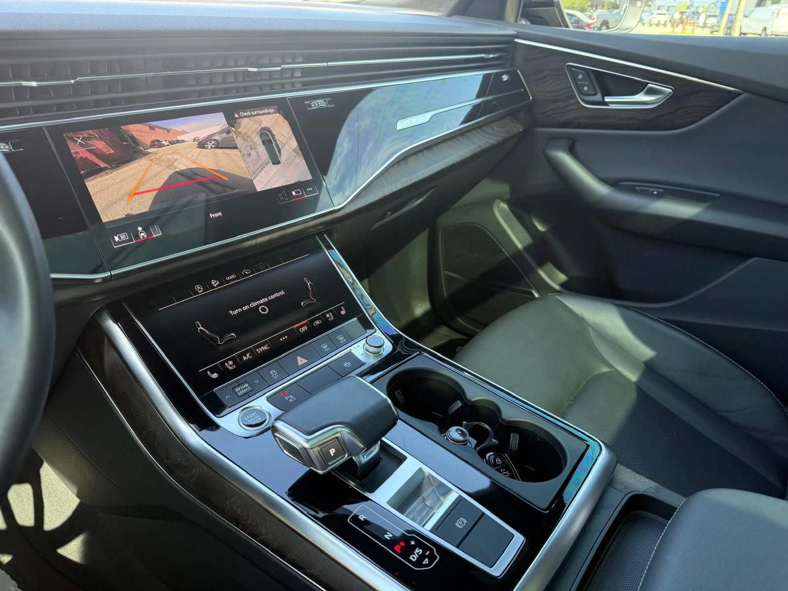 Audi Q8 * Progressiv * CARFAX * ЦЕНА ДО БГ, снимка 10 - Автомобили и джипове - 56139634
