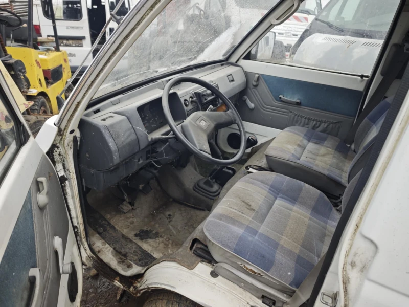 Subaru Libero 1.2, снимка 4 - Бусове и автобуси - 53520368
