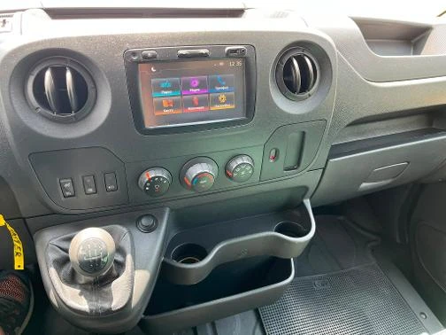 Renault Master 2.3 dCi 150KC KM 63 000 ПЕРФЕКТЕН НОВ, снимка 16 - Бусове и автобуси - 56204591