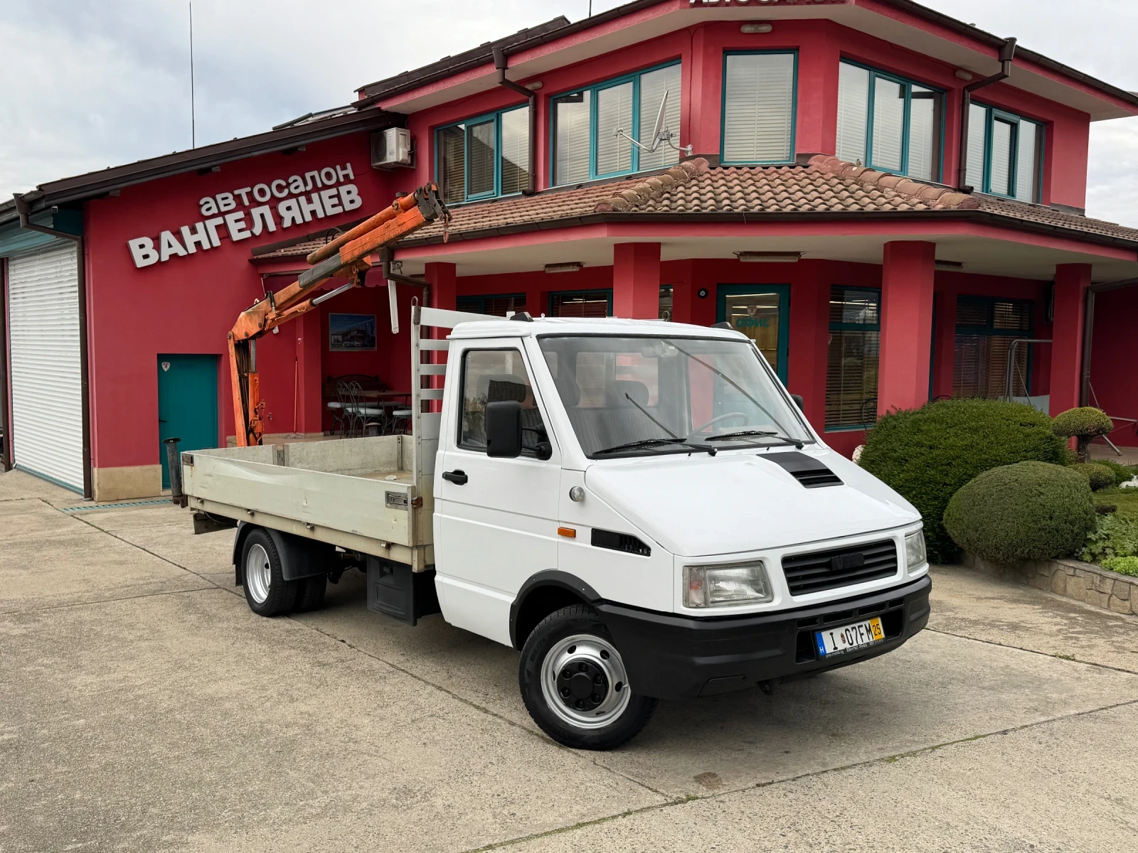 Iveco Daily 2.5TDI* 35-10*  5.80  | Mobile.bg   1