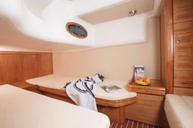   Bavaria 33 SPORT | Mobile.bg    10