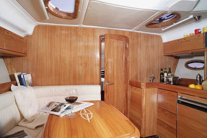   Bavaria 33 SPORT | Mobile.bg   12