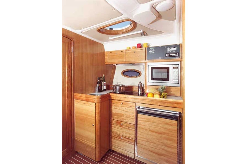   Bavaria 33 SPORT | Mobile.bg   13