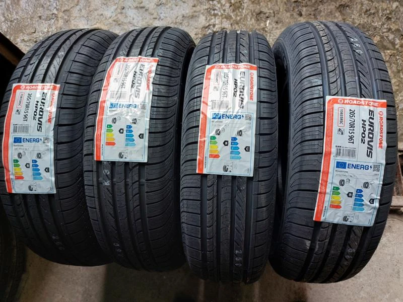 Гуми Летни 205/70R15, снимка 1 - Гуми и джанти - 36675144