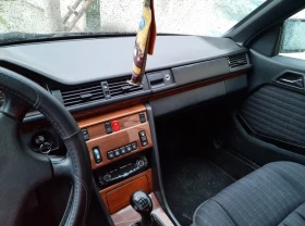 Mercedes-Benz 124 200CE, снимка 4