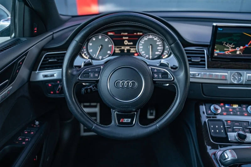 Audi S8 4.0TFSI quattro 730к.с., снимка 12 - Автомобили и джипове - 47113642