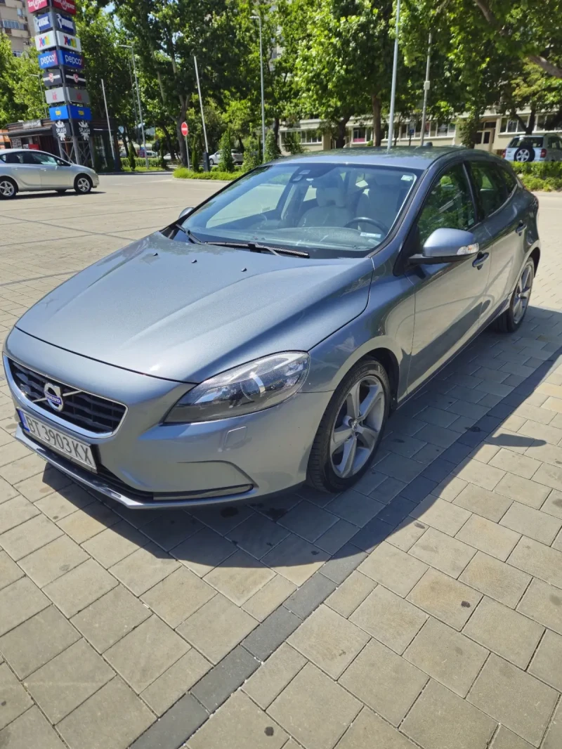 Volvo V40 1.6 HDI, снимка 2 - Автомобили и джипове - 48544139