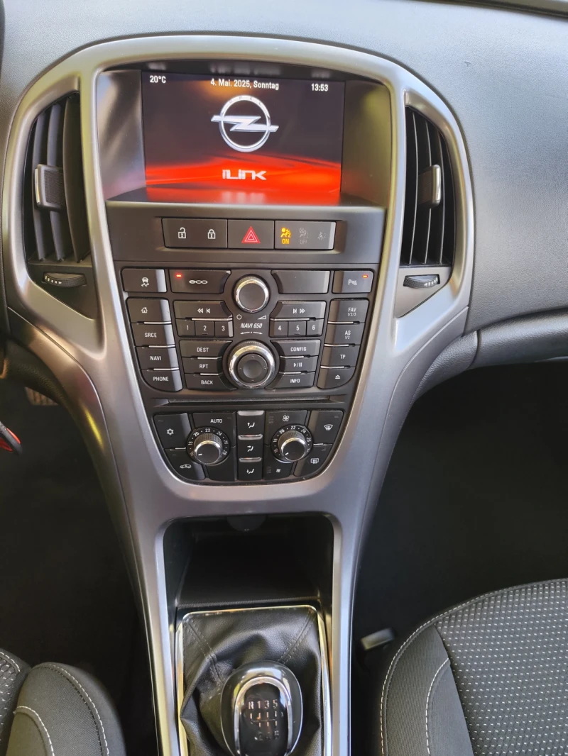 Opel Astra 1.6CDTI, снимка 10 - Автомобили и джипове - 52252193