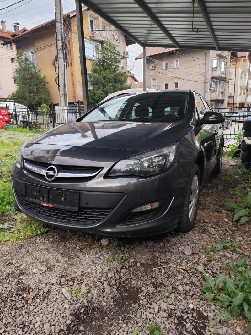 Opel Astra 1.6CDTI, снимка 3 - Автомобили и джипове - 52252193