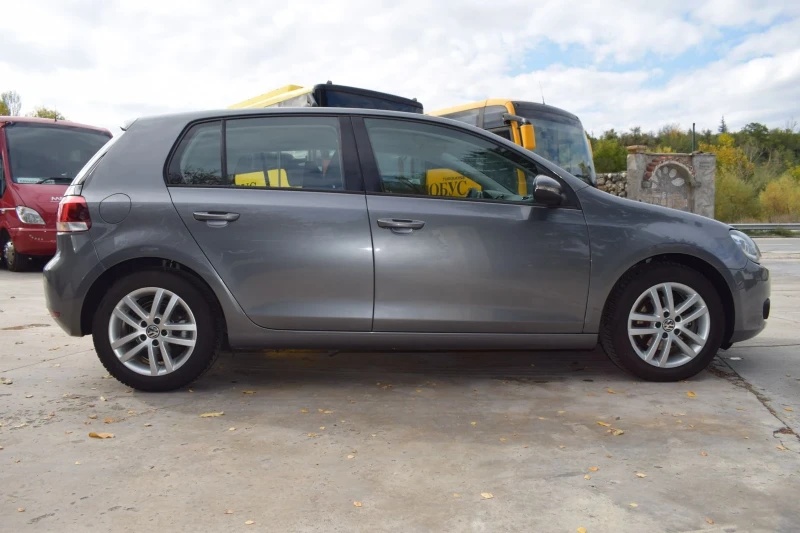 VW Golf 1.6 TDI- HIGHLINE- TOP, снимка 6 - Автомобили и джипове - 52337700
