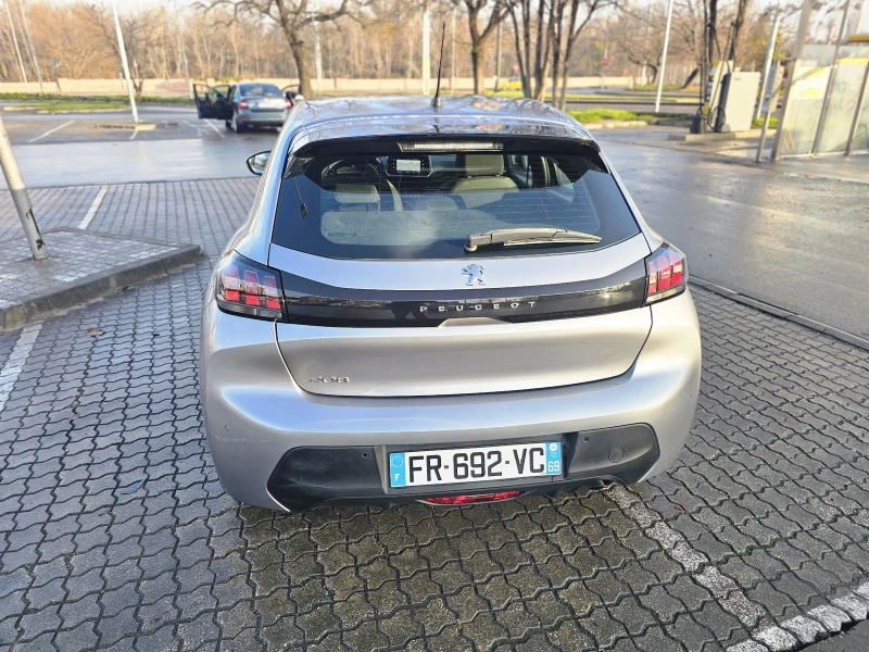 Peugeot 208, снимка 10 - Автомобили и джипове - 52960615