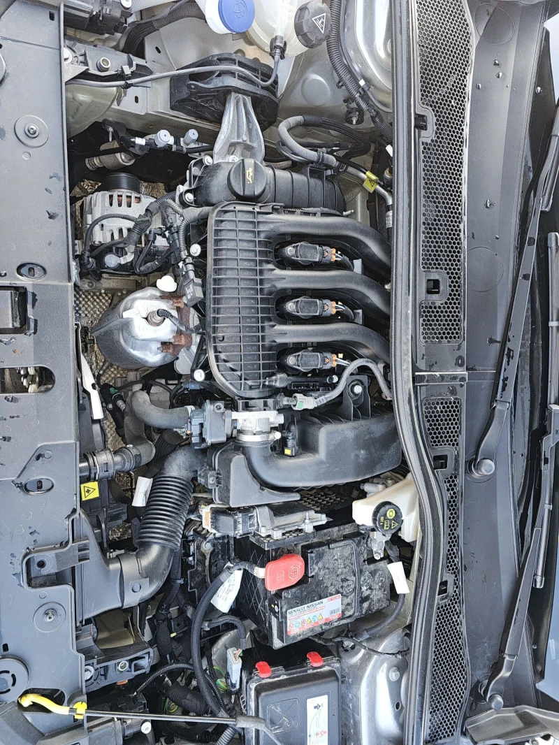 Peugeot 208, снимка 12 - Автомобили и джипове - 52960615