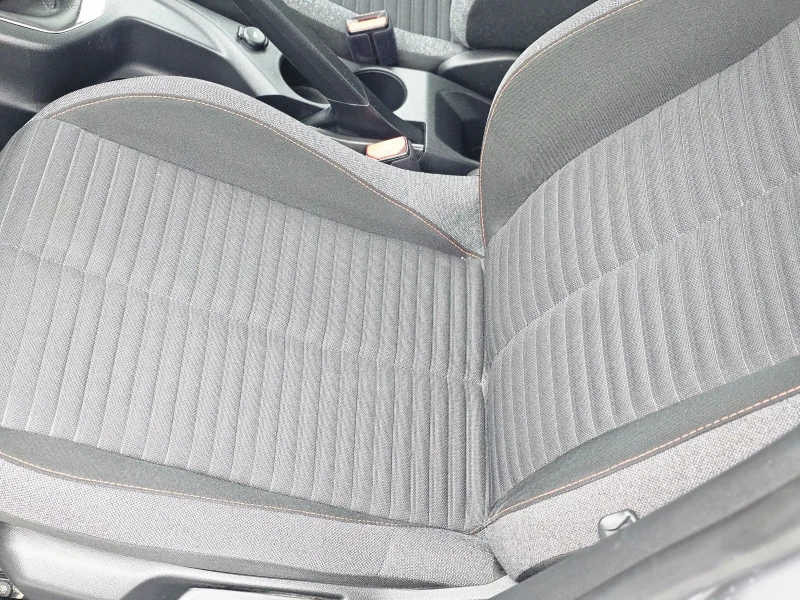 Peugeot 208, снимка 14 - Автомобили и джипове - 52960615