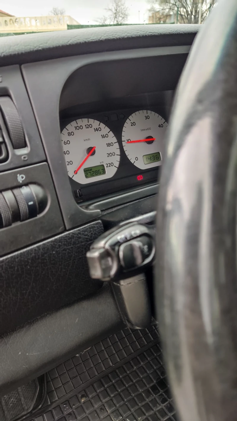 VW Golf, снимка 6 - Автомобили и джипове - 53012282