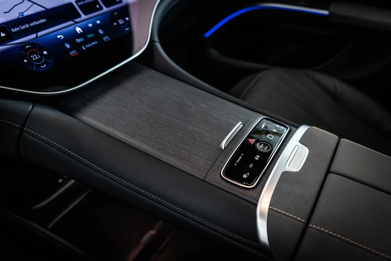 Mercedes-Benz EQS 580 4Matic SUV* Burm* pano, снимка 13 - Автомобили и джипове - 53097694