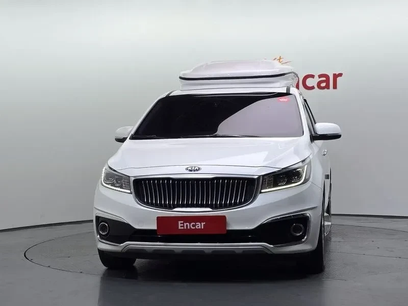 Kia Carnival 9-seater Luxury| 197к.с.| ВКЛ.ТЕХНОТЕСТ  и 3м.ГО, снимка 10 - Автомобили и джипове - 55146248
