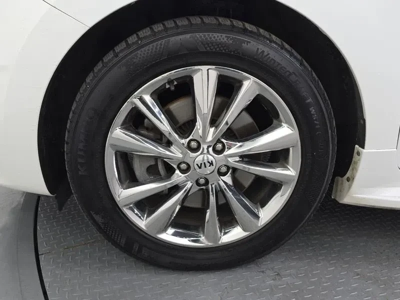 Kia Carnival 9-seater Luxury| 197к.с.| ВКЛ.ТЕХНОТЕСТ  и 3м.ГО, снимка 12 - Автомобили и джипове - 55146248