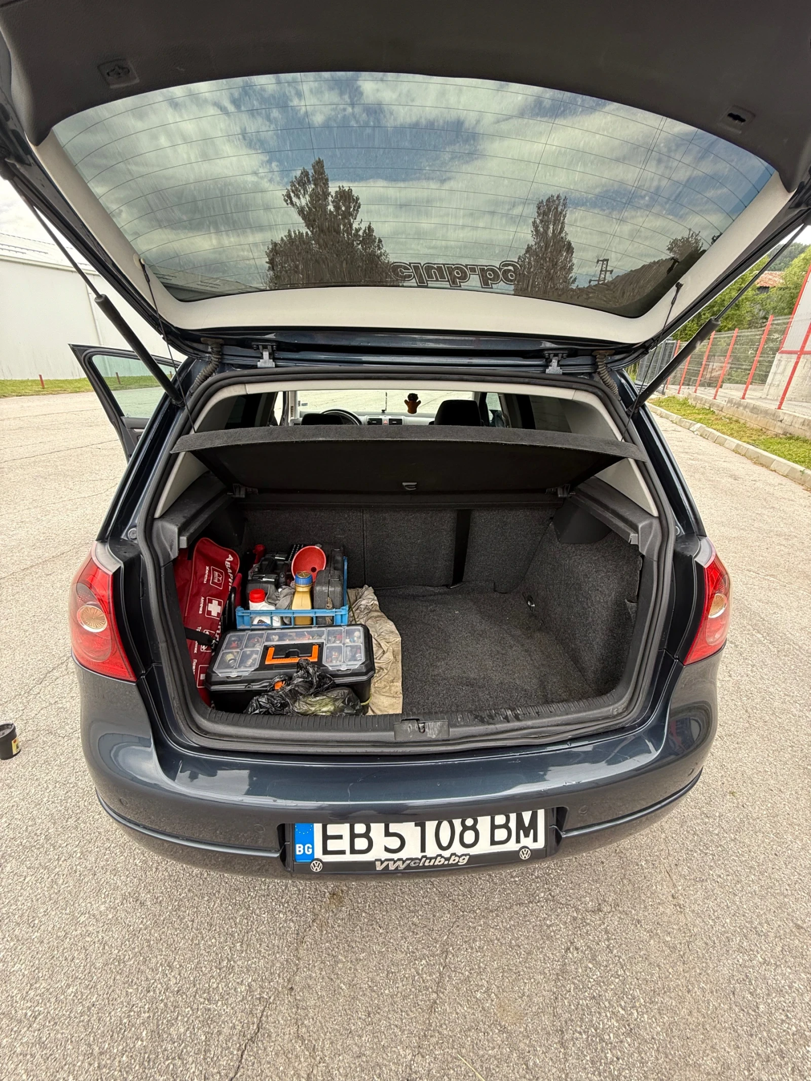 VW Golf 1.9tdi 105кс ръчка - изображение 9