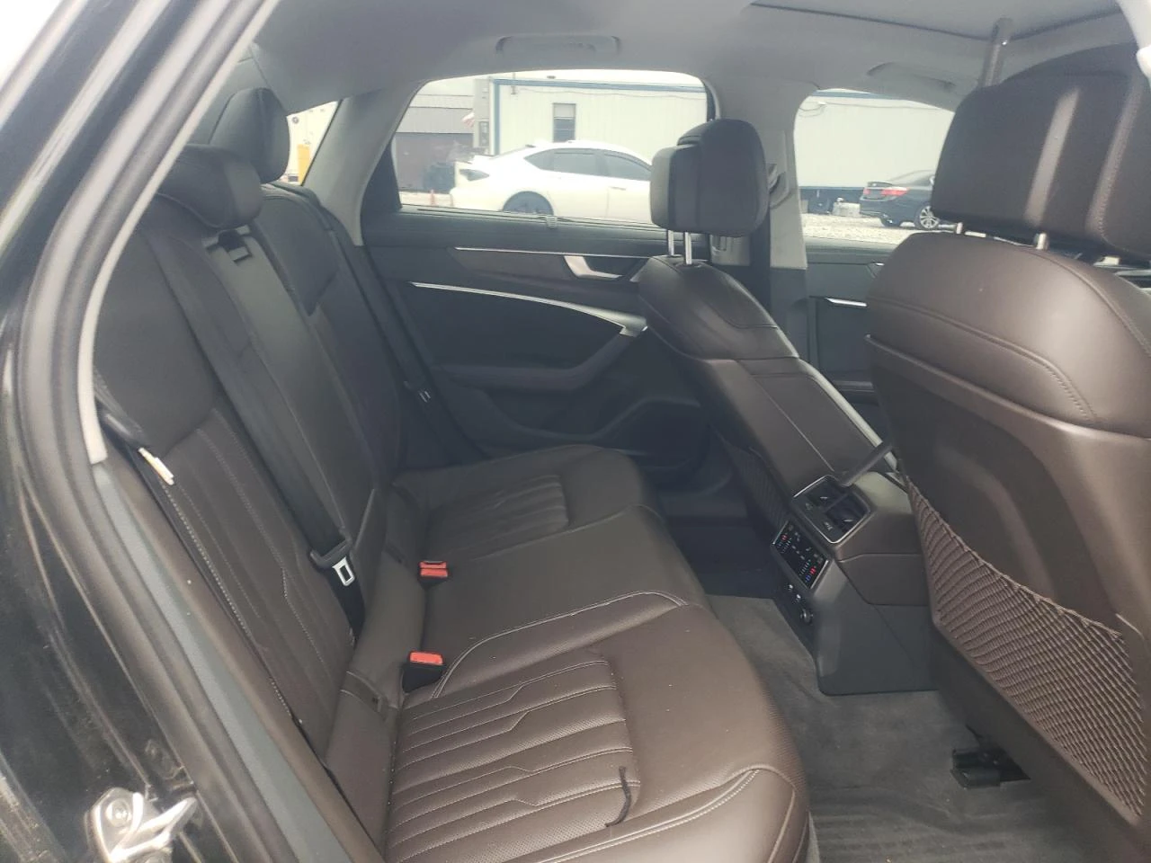 Audi A6 Prestige /Ambient осветление / Кожa / Подгрев /  - изображение 10