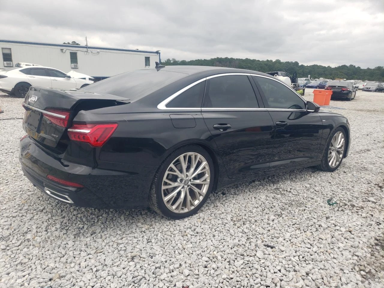 Audi A6 Prestige /Ambient осветление / Кожa / Подгрев /  - изображение 4