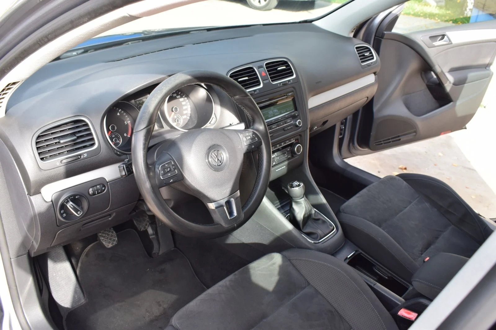 VW Golf 1.6 TDI- HIGHLINE- TOP | Mobile.bg — изображение 11