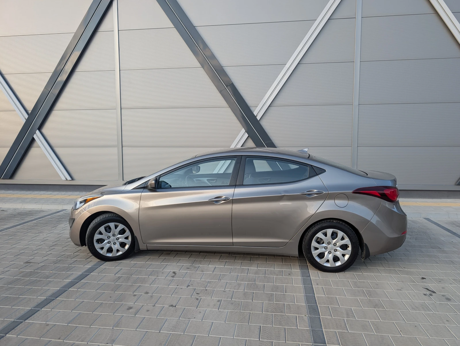 Hyundai Elantra ESS - изображение 3