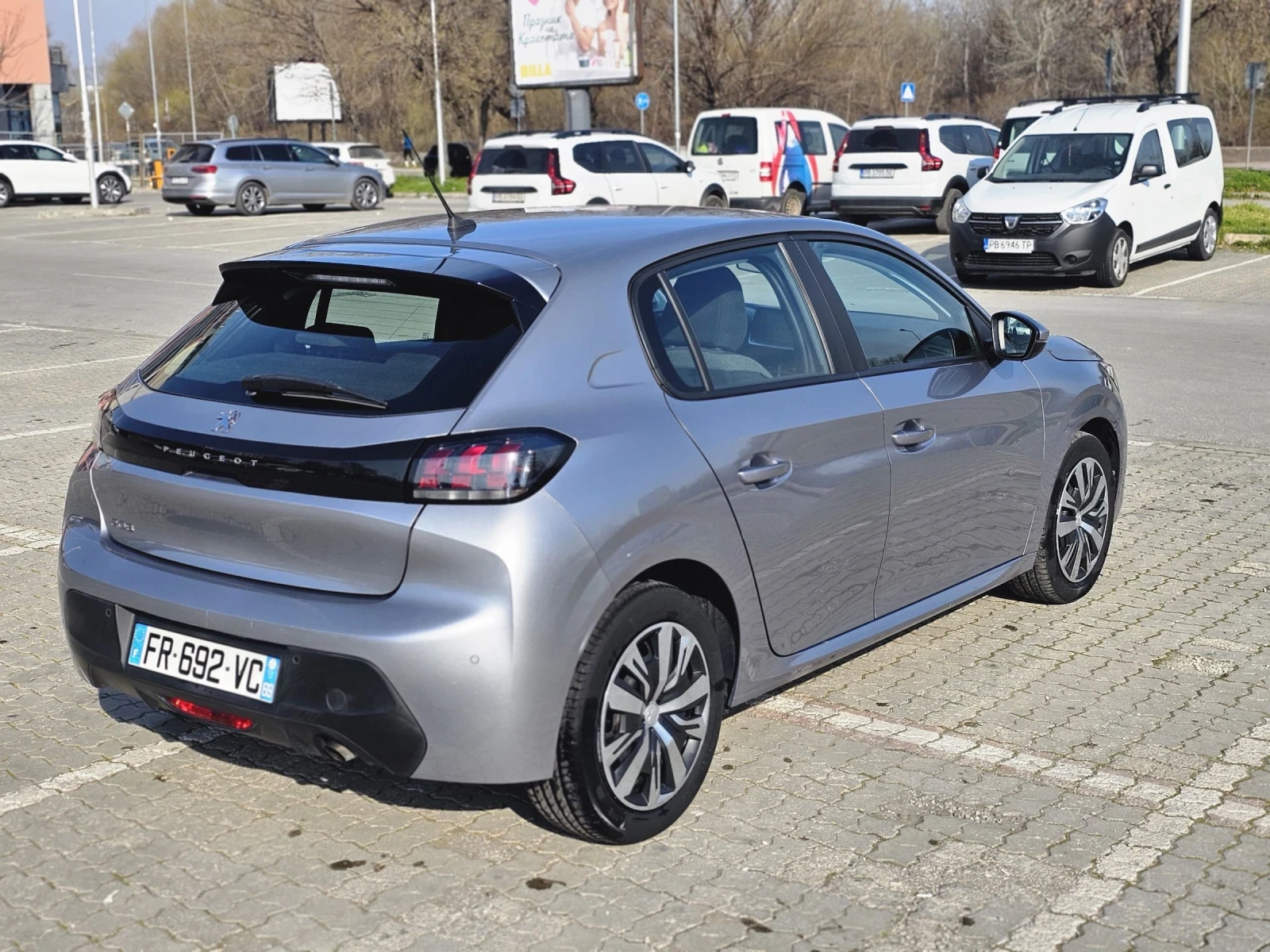 Peugeot 208, снимка 4 - Автомобили и джипове - 52960615