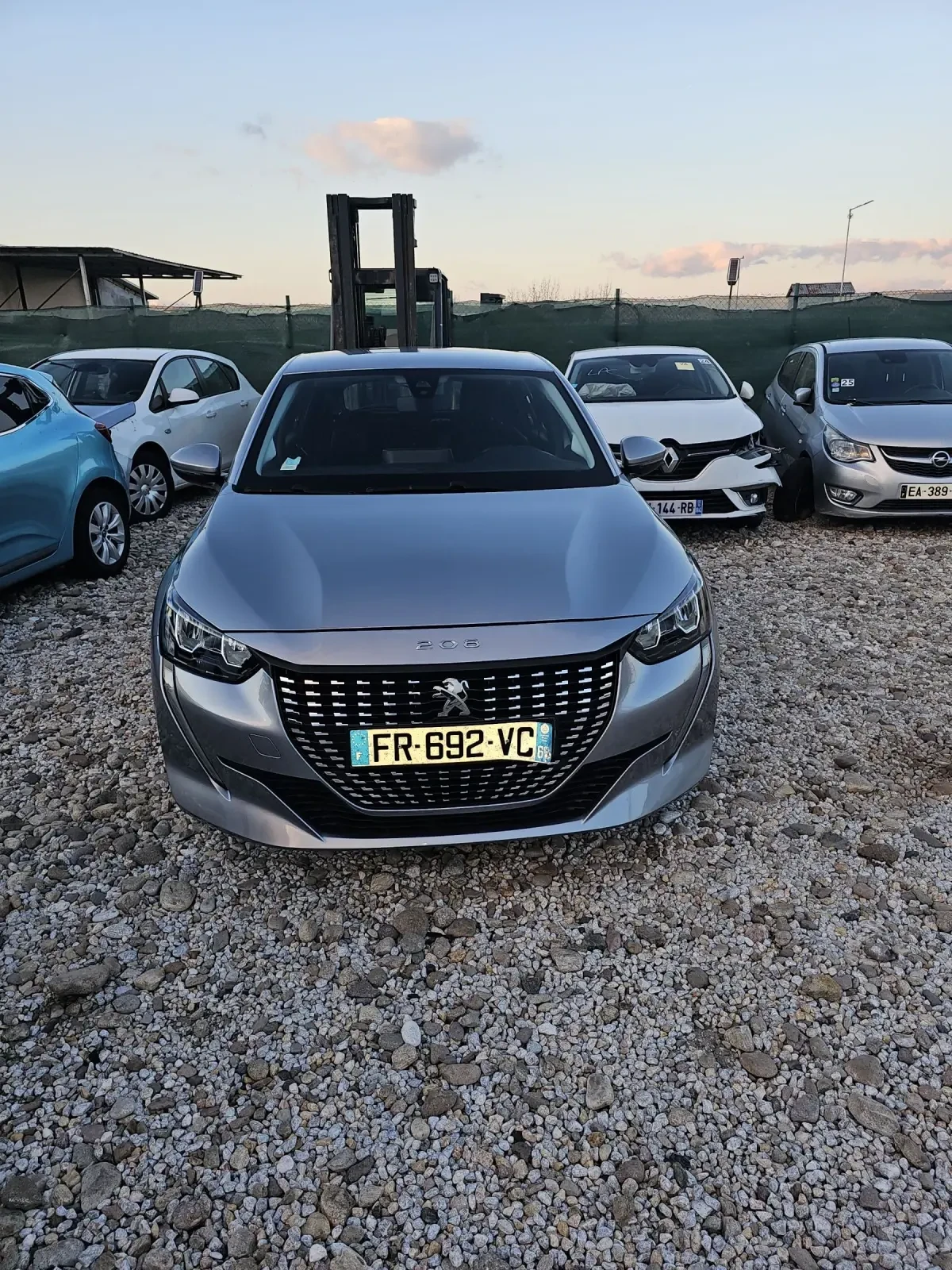 Peugeot 208  - изображение 5