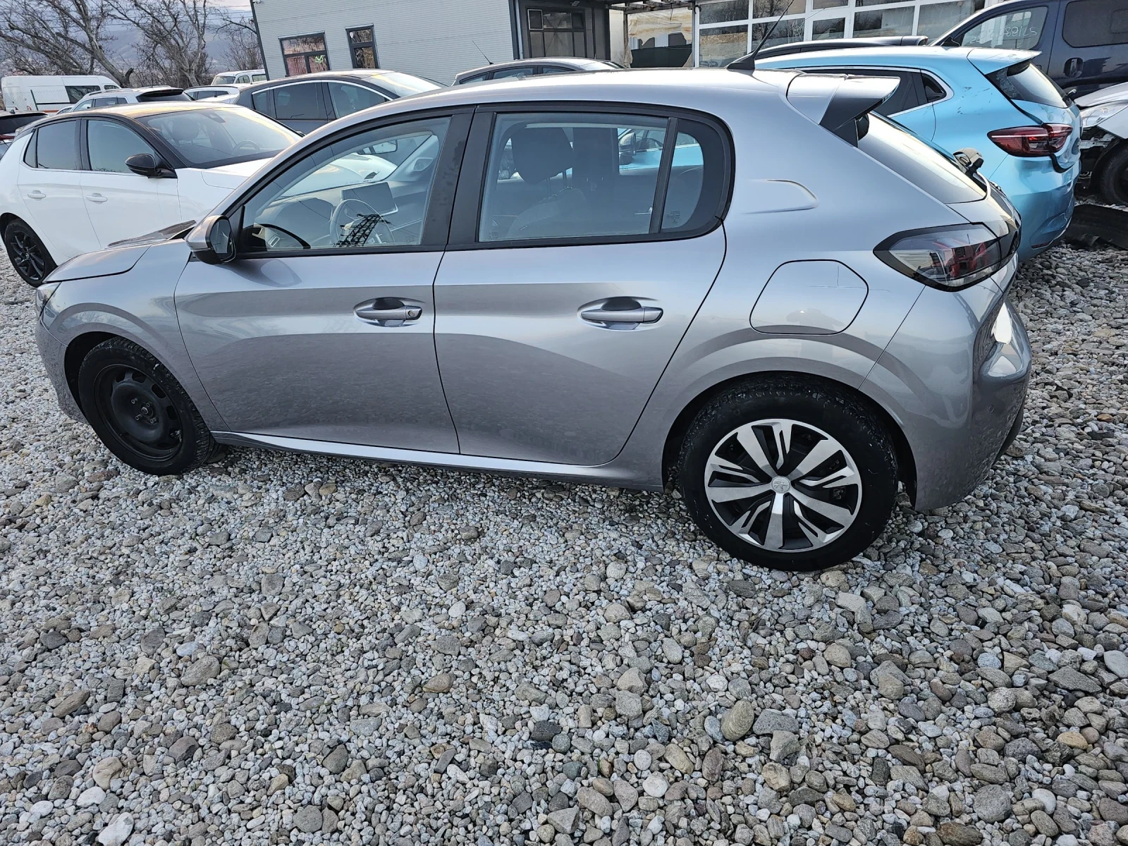 Peugeot 208  - изображение 4