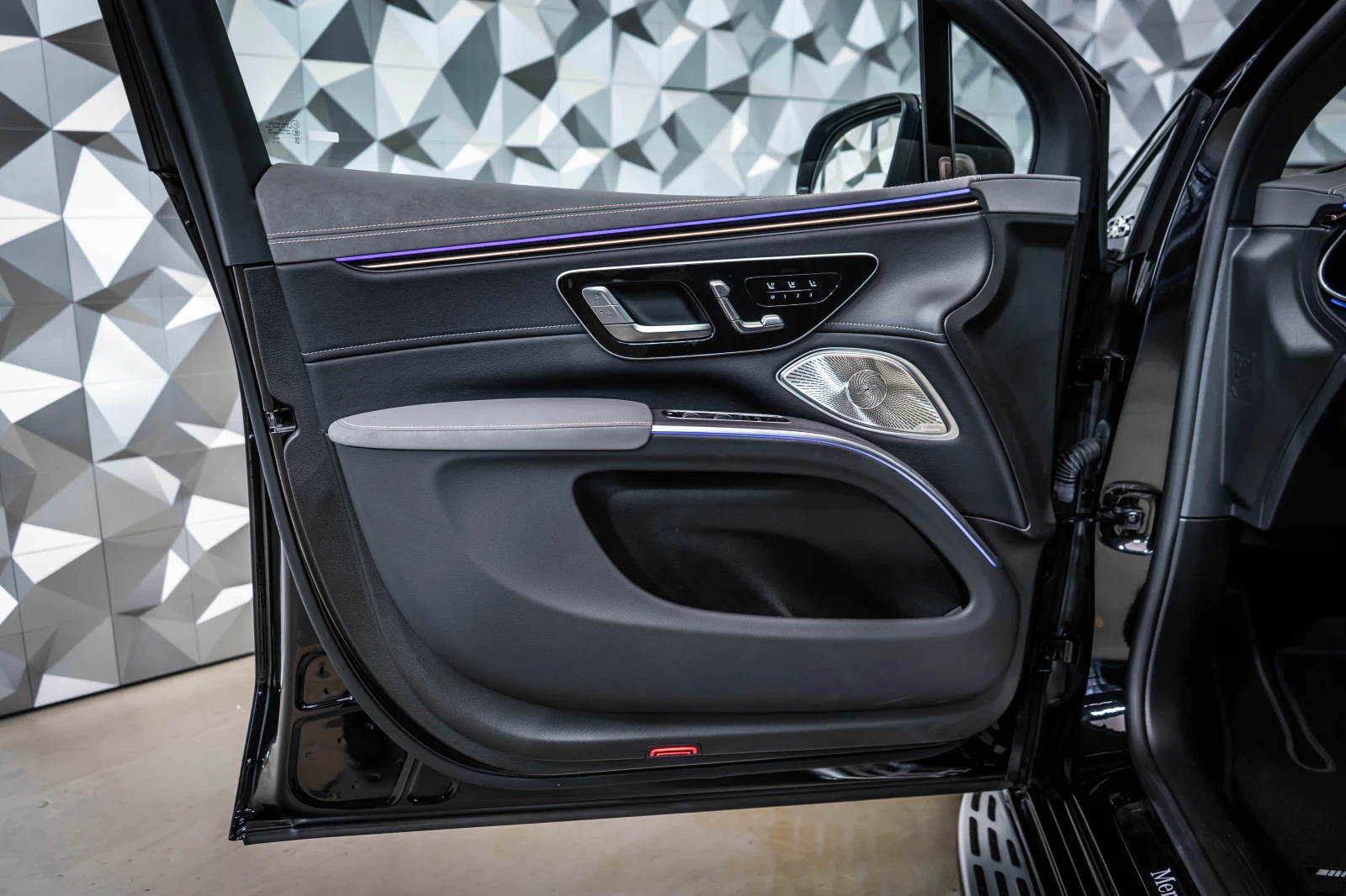 Mercedes-Benz EQS 580 4Matic SUV* Burm* pano - изображение 7