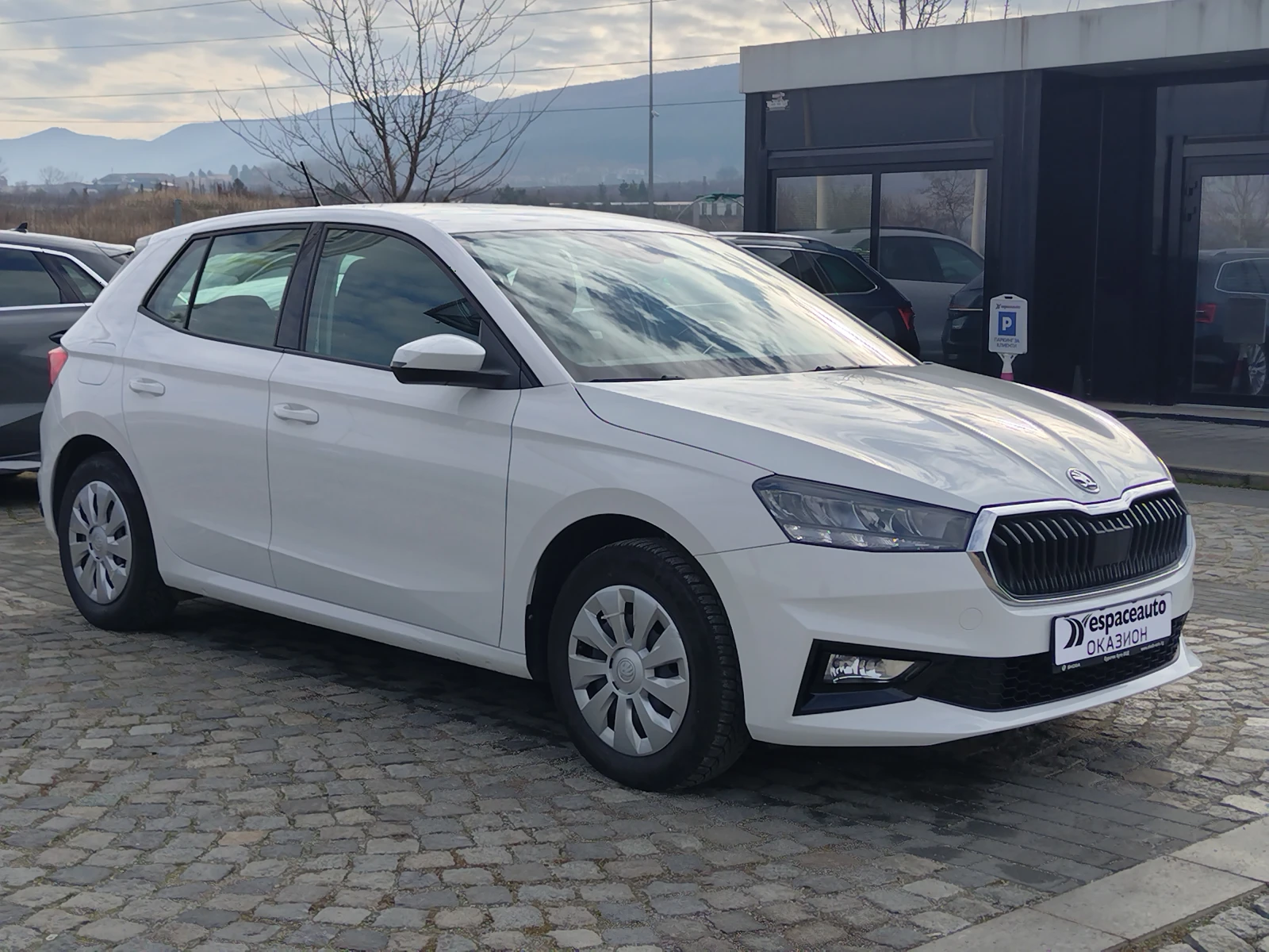 Skoda Fabia AMBITION/1, 0 MPI 65 к.с. Газ/Бензин - изображение 3