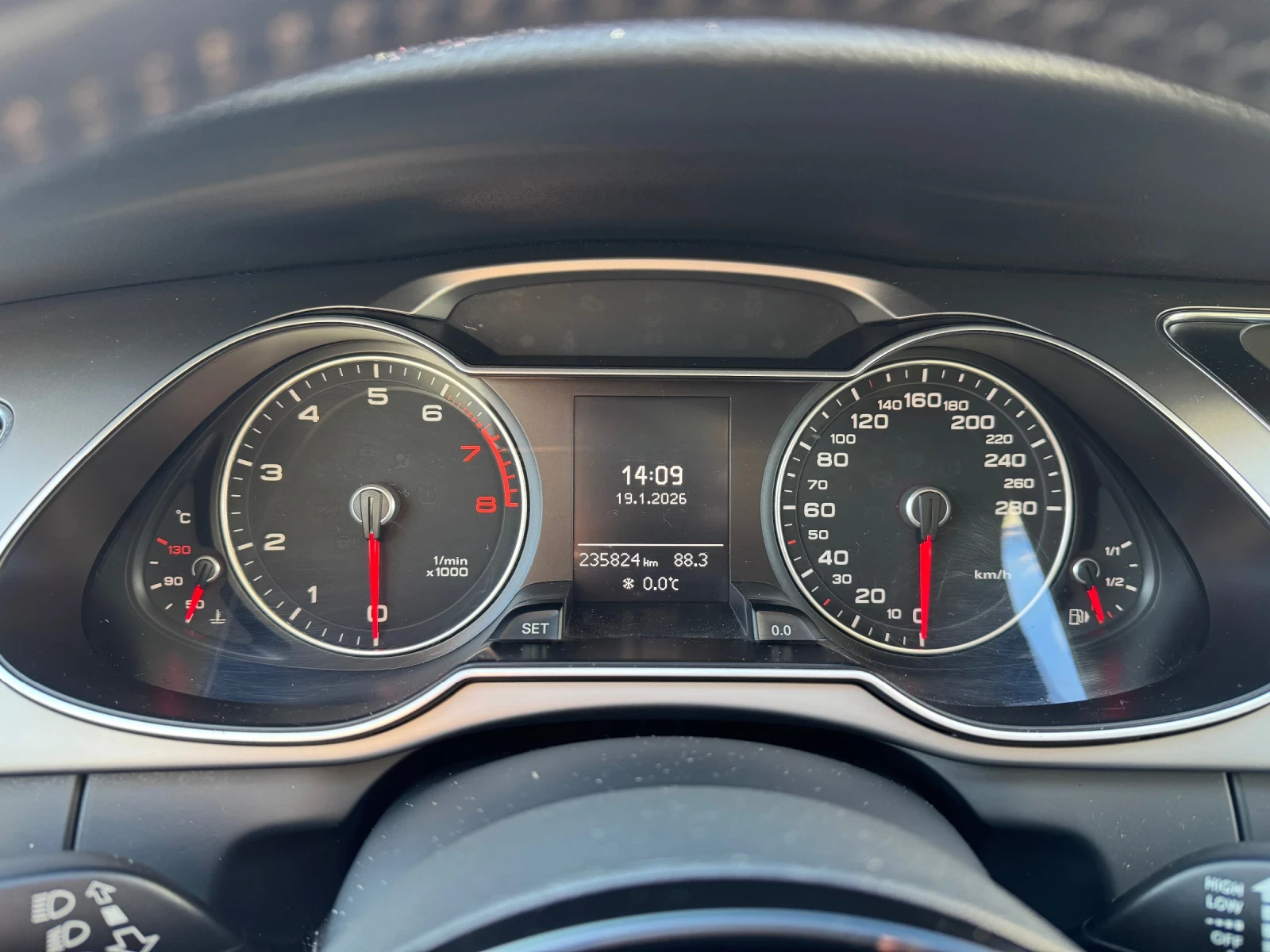 Audi A4 1.8 TFSI Автоматик 08.2013 г. - изображение 8