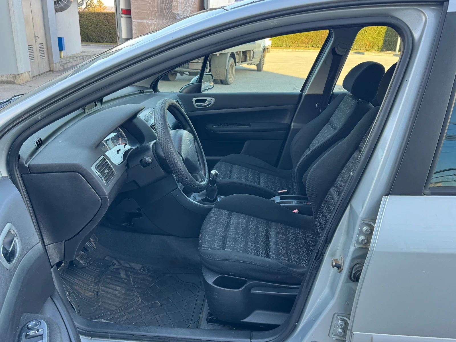 Peugeot 307 2.0HDI - изображение 8