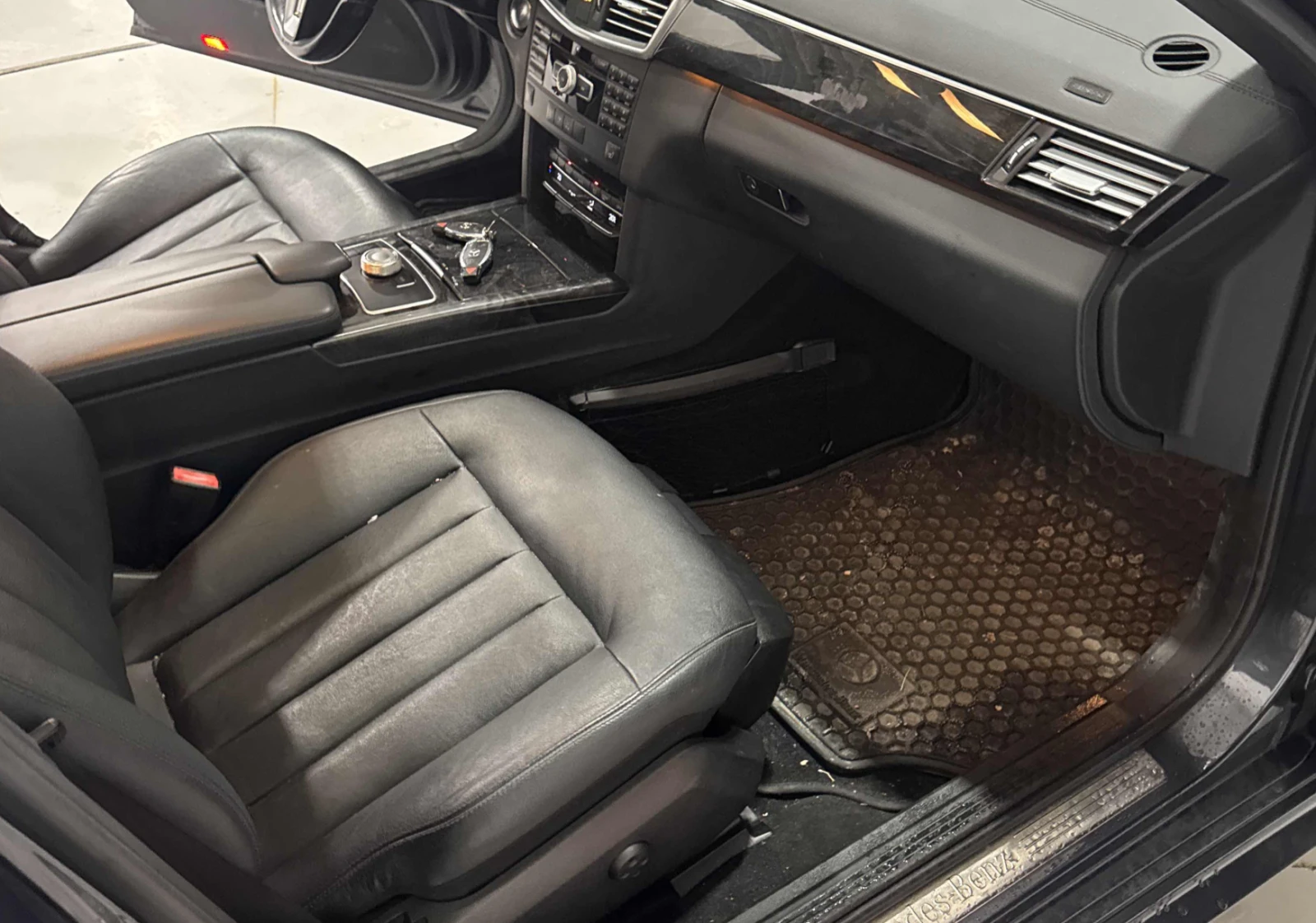 Mercedes-Benz E 350 4MATIC* КОжа* Подгрев* Кейлес* Blind Spot* ВИДЕО, снимка 13 - Автомобили и джипове - 54000625