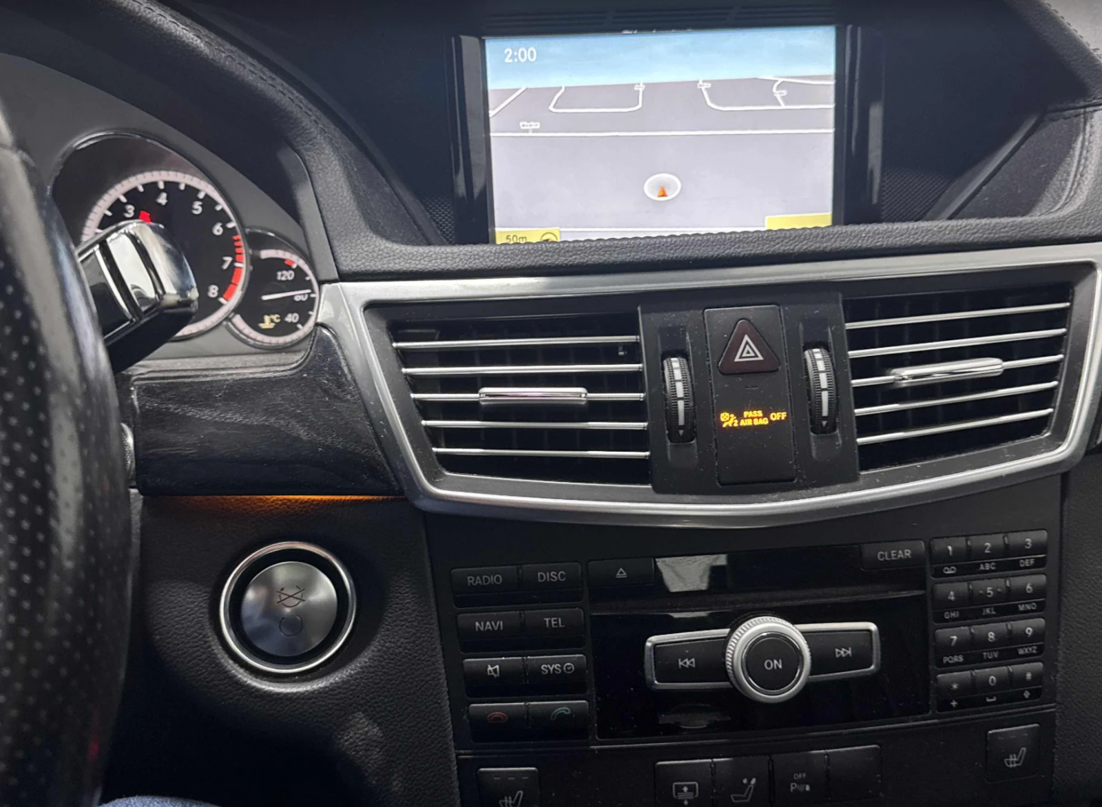 Mercedes-Benz E 350 4MATIC* КОжа* Подгрев* Кейлес* Blind Spot* ВИДЕО, снимка 8 - Автомобили и джипове - 54000625