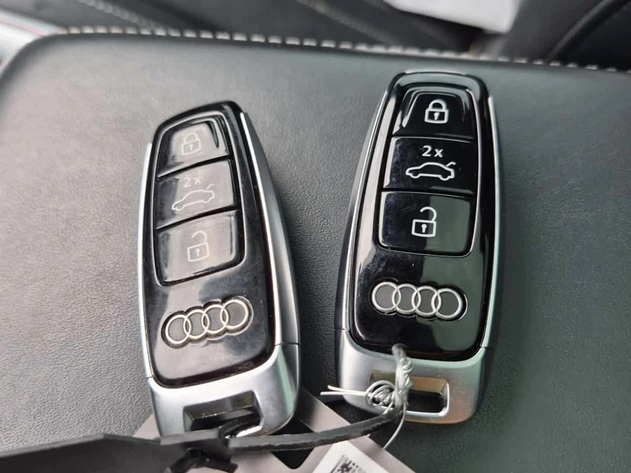 Audi E-Tron * 2 КЛЮЧА * ОБДУХВАНЕ * PANO * 360, снимка 8 - Автомобили и джипове - 54612111