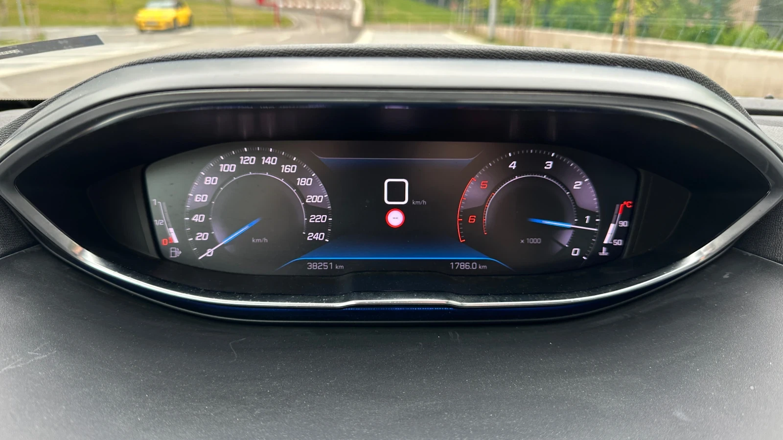 Peugeot 5008 ALLURE 1.5BlueHDI/ 6+ 1, снимка 17 - Автомобили и джипове - 54736207