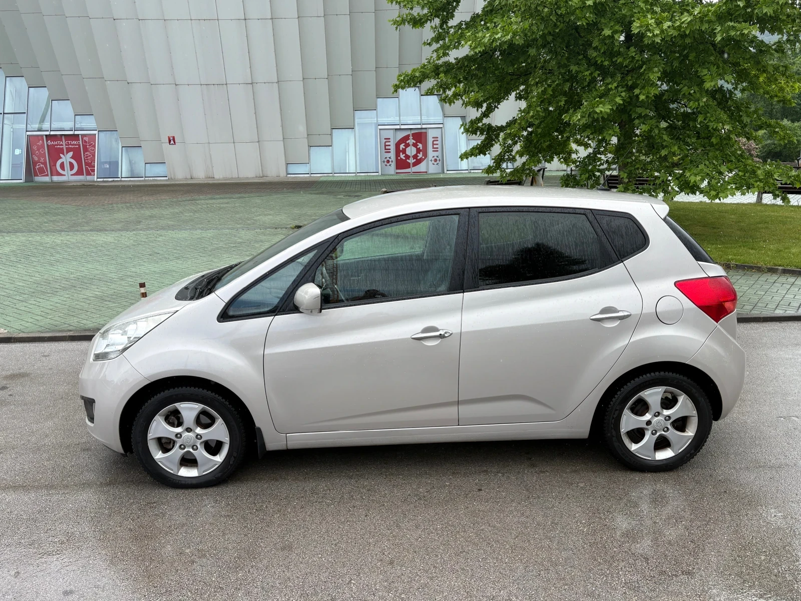 Kia Venga, снимка 14 - Автомобили и джипове - 55015391