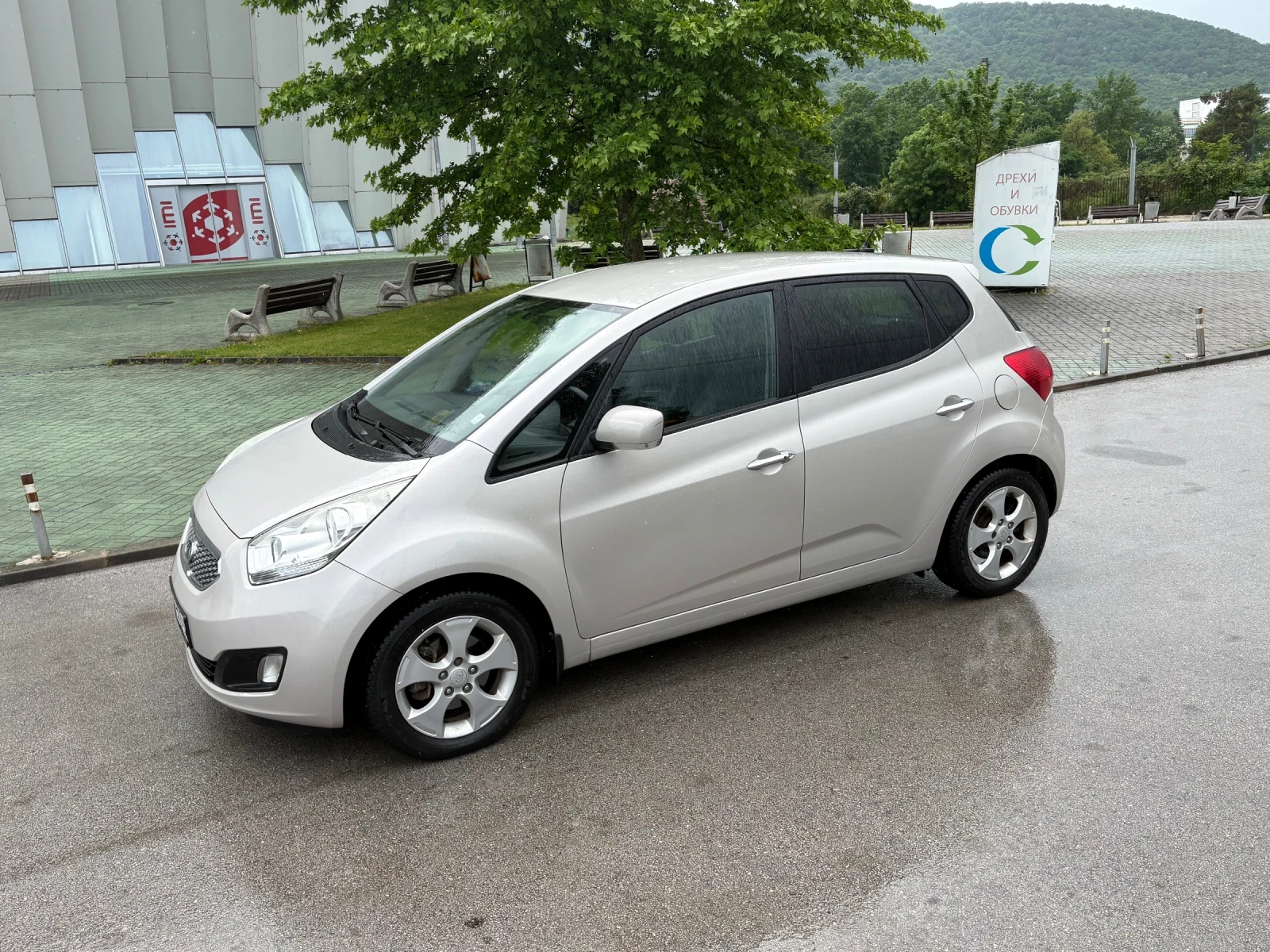 Kia Venga, снимка 13 - Автомобили и джипове - 55015391