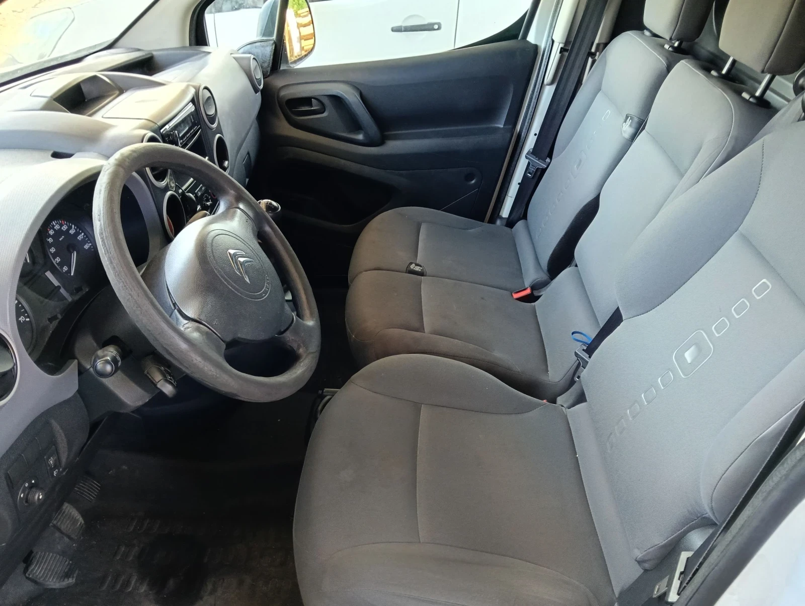 Peugeot Partner 1.6 HDI 2+ 1 места, снимка 12 - Автомобили и джипове - 55032704