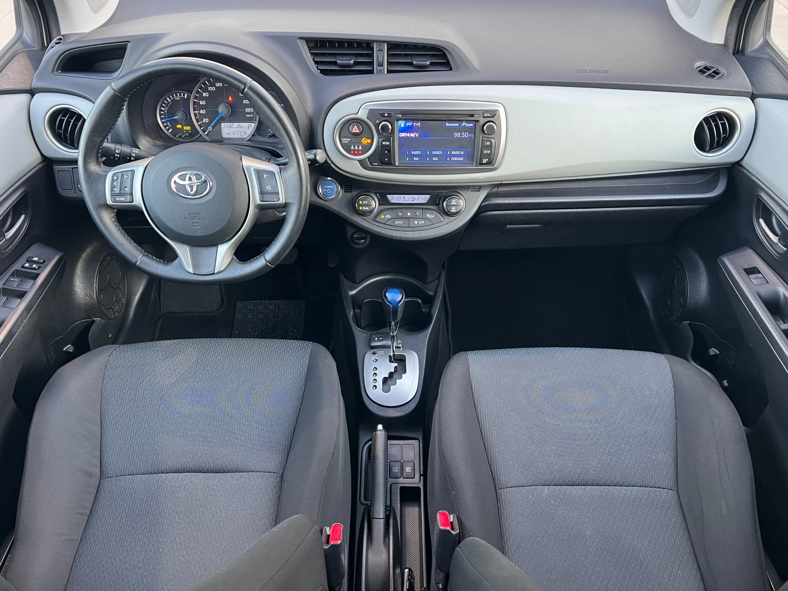Toyota Yaris Hybrid 127000km ТОП СЪСТОЯНИЕ, снимка 7 - Автомобили и джипове - 55131082