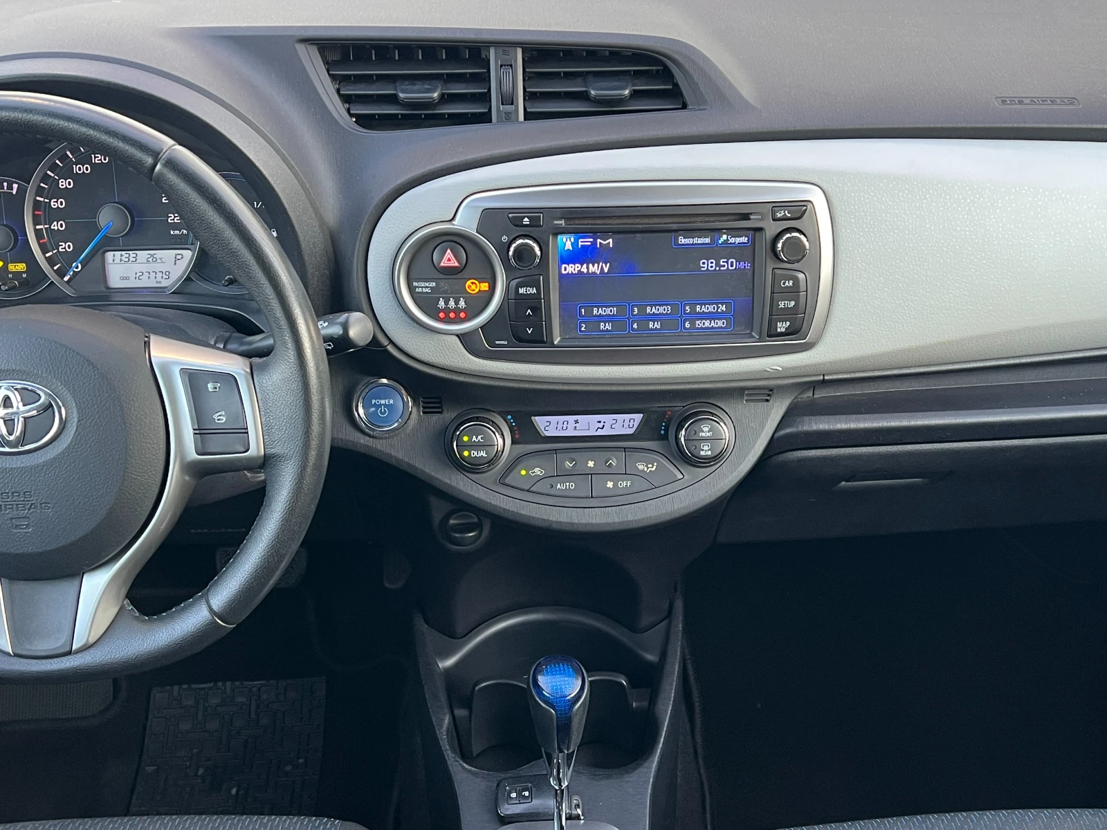 Toyota Yaris Hybrid 127000km ТОП СЪСТОЯНИЕ, снимка 9 - Автомобили и джипове - 55131082